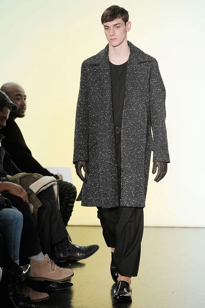Look 15